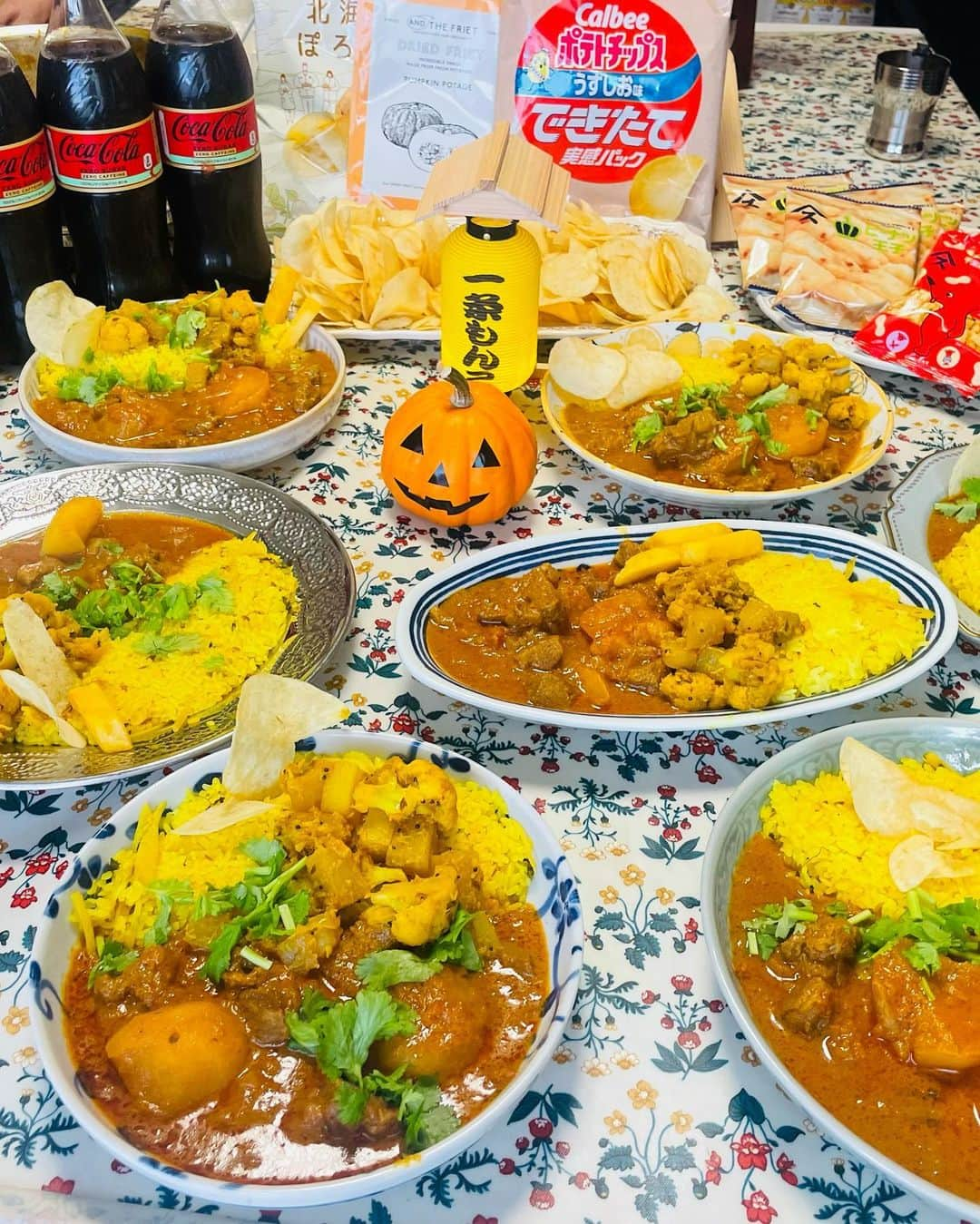 一条もんこさんのインスタグラム写真 - (一条もんこInstagram)「悶絶マトンカレー。 巨大じゃがいもが美味しさの秘訣！  #料理教室#SpiceLife#渋谷#カレー教室#マトンカレー#インドカレースパイスカレー#創作料理#カレー#curry#スパイス#スパイス料理#おうちごはん#毎月40回開催#お問い合わせはxからお願いします#キャンセル待ち受付中#現在満席です#一条もんこ」10月18日 18時47分 - monko1215