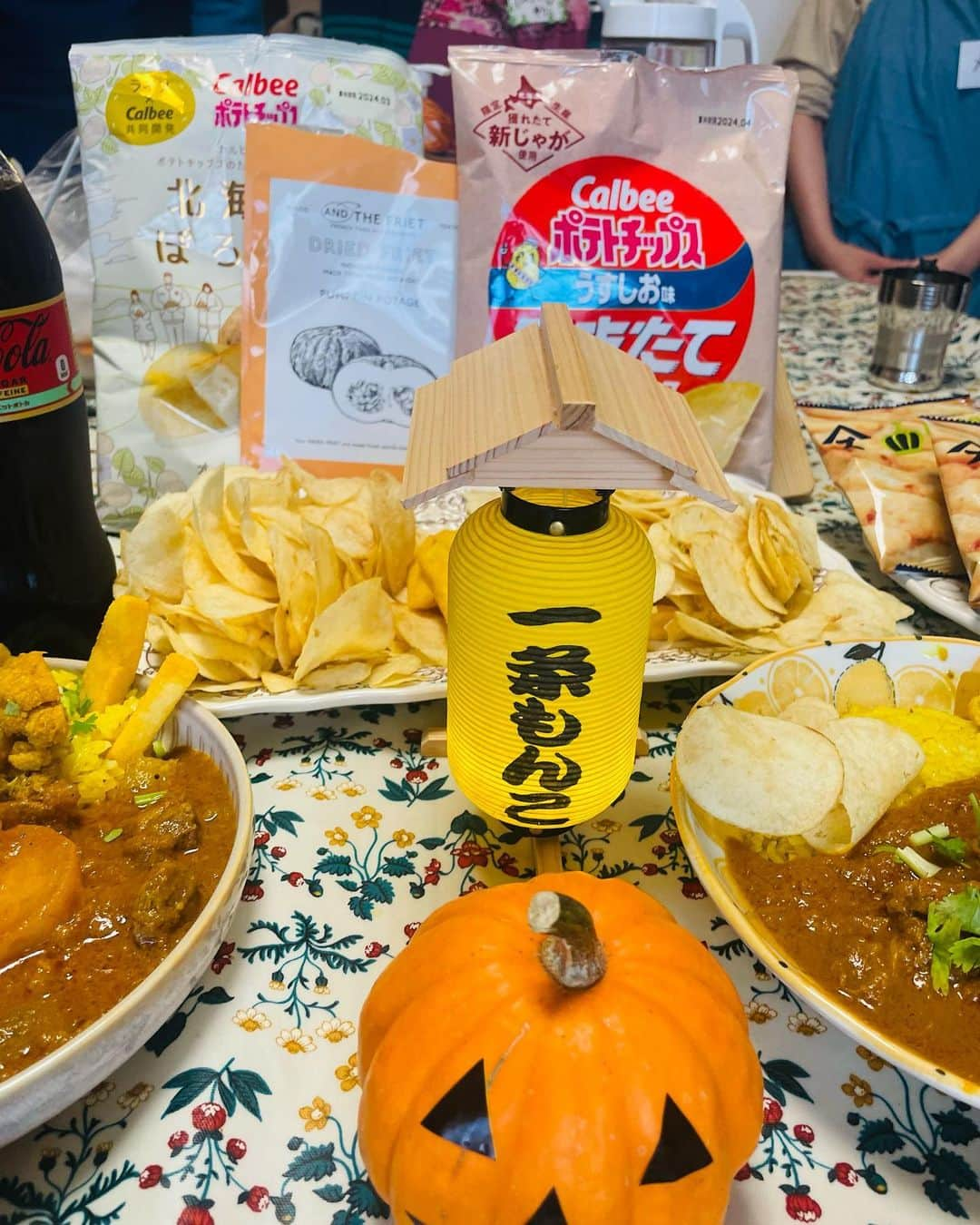 一条もんこさんのインスタグラム写真 - (一条もんこInstagram)「悶絶マトンカレー。 巨大じゃがいもが美味しさの秘訣！  #料理教室#SpiceLife#渋谷#カレー教室#マトンカレー#インドカレースパイスカレー#創作料理#カレー#curry#スパイス#スパイス料理#おうちごはん#毎月40回開催#お問い合わせはxからお願いします#キャンセル待ち受付中#現在満席です#一条もんこ」10月18日 18時47分 - monko1215