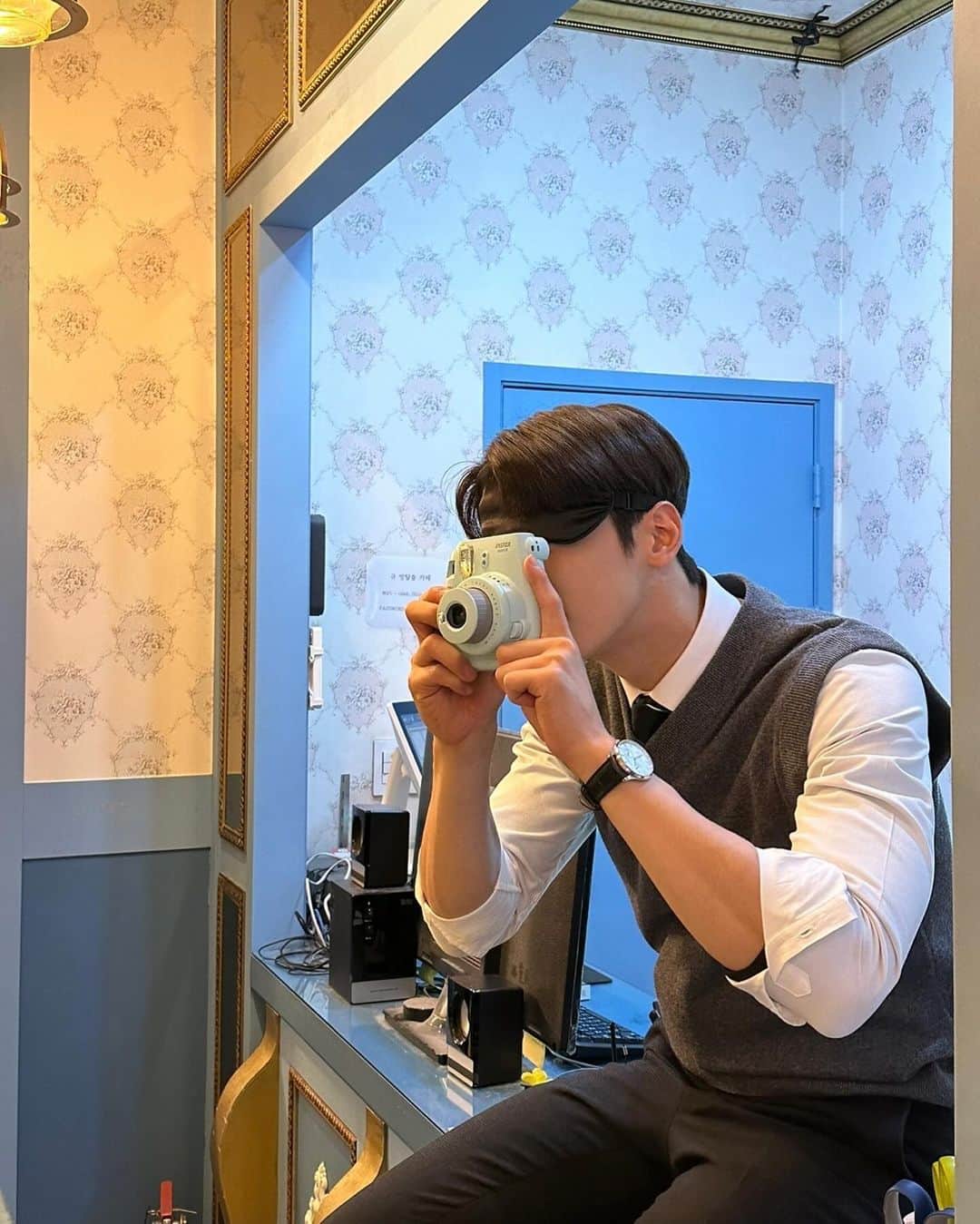 チャ・ウヌさんのインスタグラム写真 - (チャ・ウヌInstagram)「밤 9시 mbc 본방사수하시개🐶」10月18日 18時48分 - eunwo.o_c
