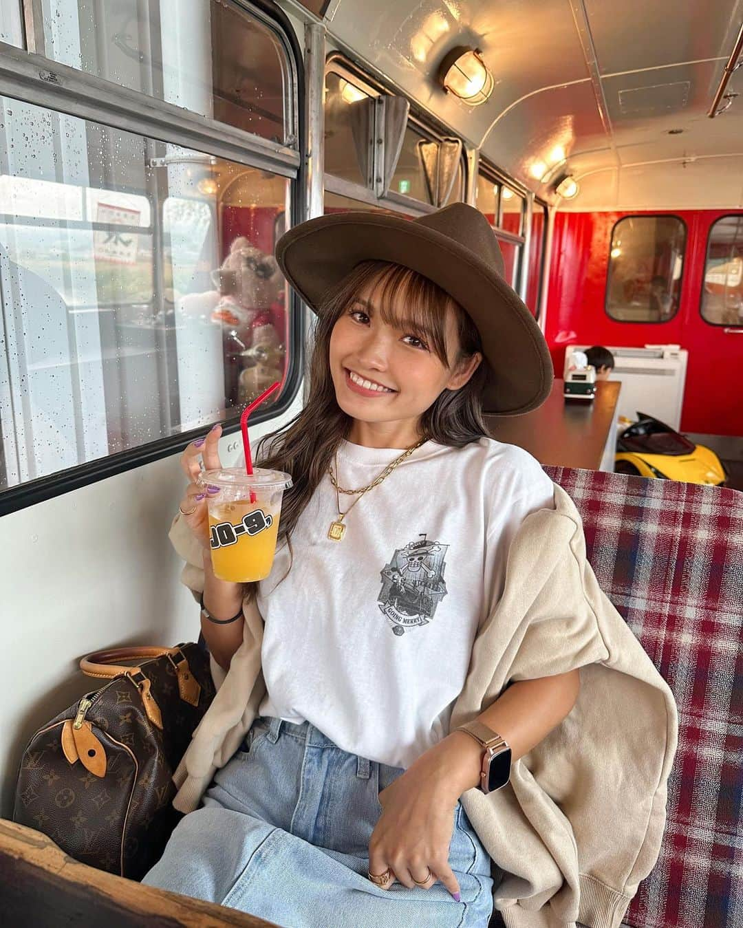 baby.maiさんのインスタグラム写真 - (baby.maiInstagram)「. . この前行った奈良カフェ☕️🌿 Halloween仕様なってたりおもちゃとかもあって りくちゃん大興奮やった👦🏽💞  ONEPIECEコラボグッズがSHOPLISTで販売🏴‍☠️🛒 さっそくTシャツGETしてみたよ🫶🏽 いろんなデザインがあって迷いに迷ってこれに⚓️ ワンポイントで可愛いよね☠️  サイトにデザイン載ってるから是非CHECKしてみてね❤️‍🔥  #奈良カフェ #カフェ #secretbasejo9cafe #SHOPLIST #SHOPLIST購入品 #ワンピースコラボ #ONEPIECE」10月18日 18時52分 - maixxaloha