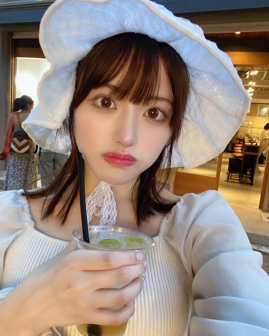 あやののインスタグラム：「シャインマスカットのビネガージュース🍹すごく美味しかった🥰  #春あやの  #江ノ島 #鎌倉 #halloween #撮影会 #japan #japanesegirl #kawaii #アイドル #地下アイドル  #ヘアアレンジ  #コスプレ#低身長コーデ #アイドル好きと繋がりたい #ハロウィン #ハロウィンコスプレ #asiagirl #tiktok #メイド服 #music #チャイナドレス #アイドルヘア #新宿カフェ #アイドルメイク #水着 #水着女子 #水着撮影会 #水着モデル #グラビア #グラビアアイドル」