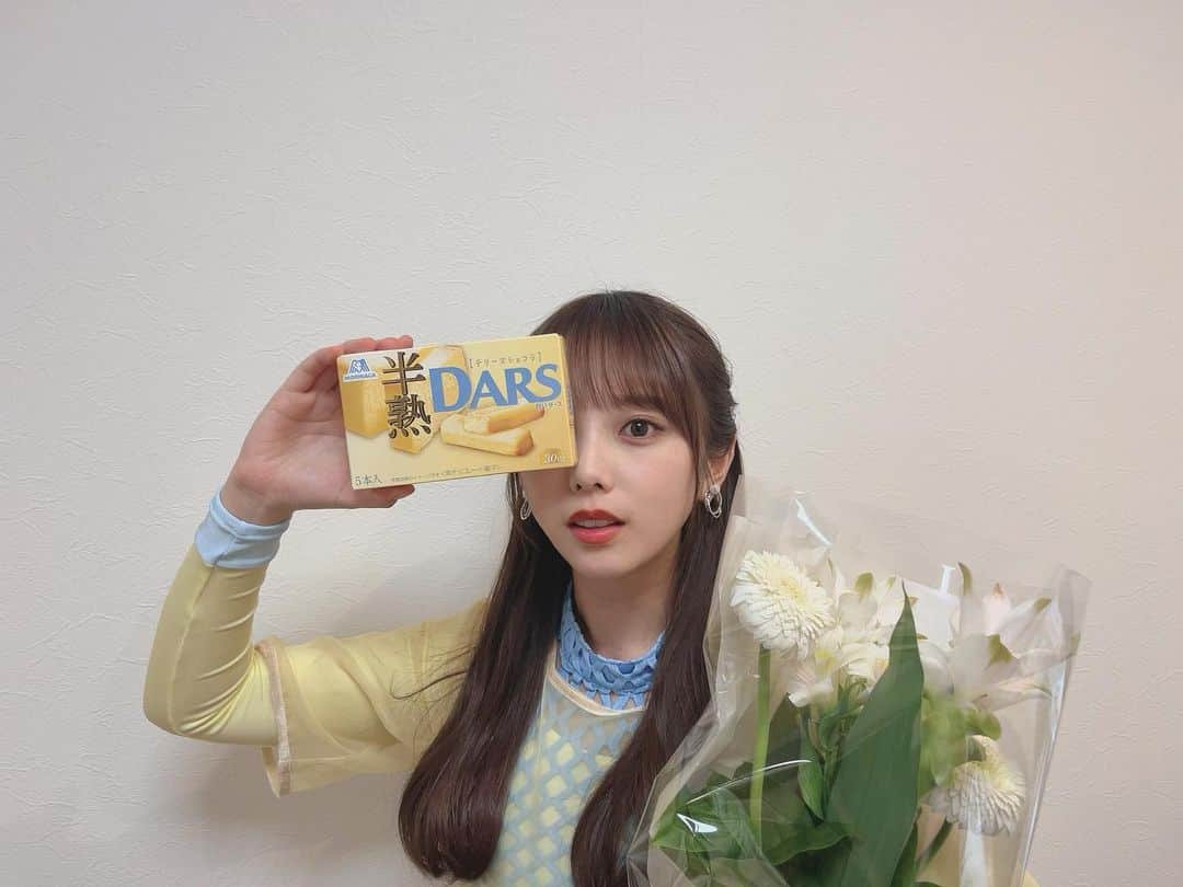のインスタグラム：「新CM放映中です！ 新商品も美味しかったです🍫🤍 #DARS #ミルクのしわざ」