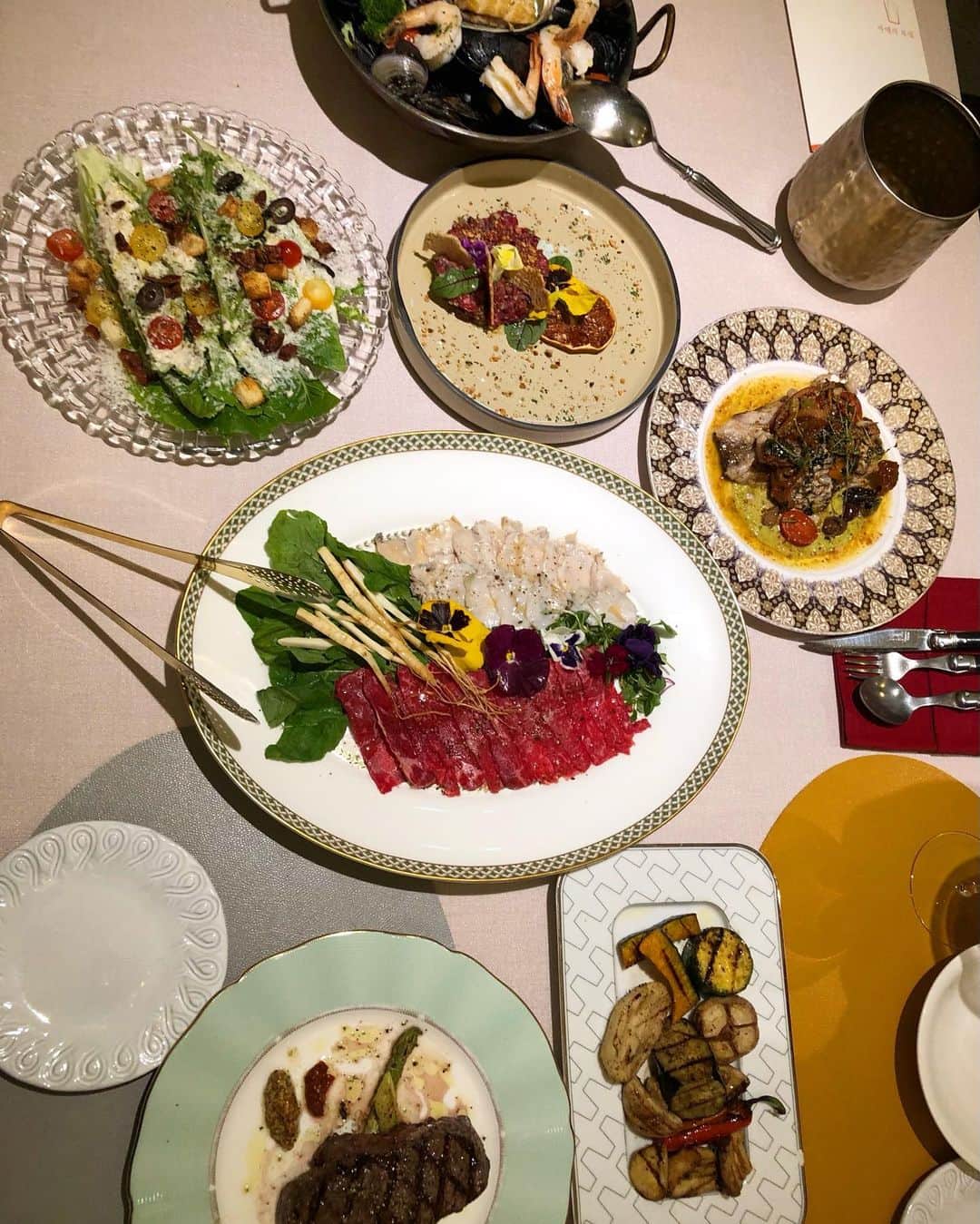 新田桃子さんのインスタグラム写真 - (新田桃子Instagram)「wanna have dinner with me? 💐」10月18日 19時01分 - momottiiii