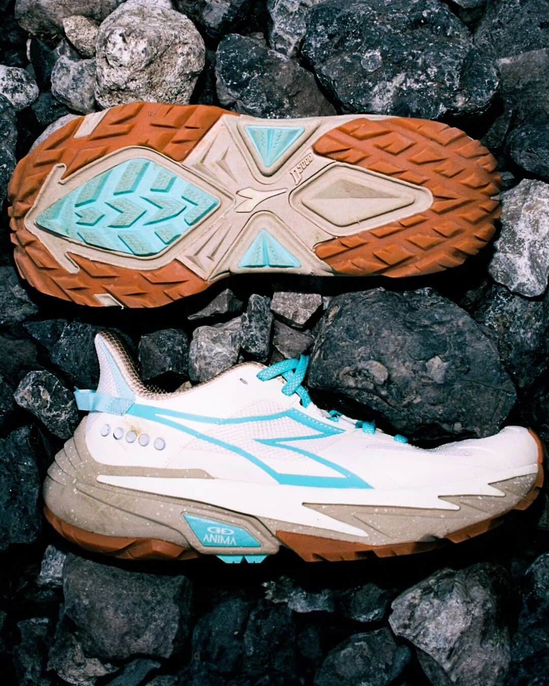 ディアドラのインスタグラム：「Sestriere-XT: grounded on nature, designed to provide stability on all terrains: gravel, mud, wet rocks and grass.   Discover all the colorways on diadora.com  #diadora」