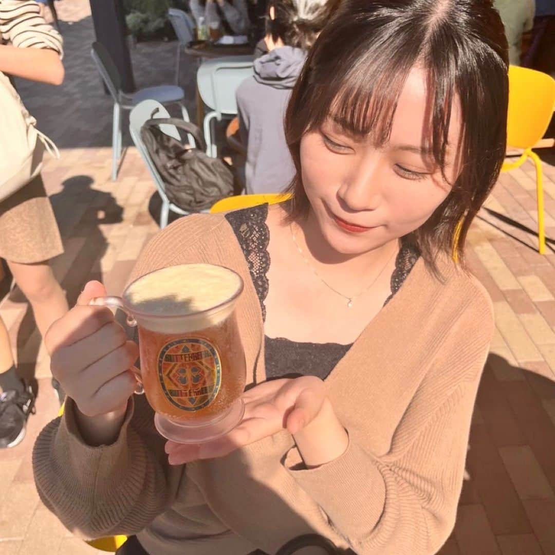 平野詩乃さんのインスタグラム写真 - (平野詩乃Instagram)「🪄︎︎✨ 大念願の！！ハリーポッタースタジオツアーに！！ 行ってきました！！！！🥳🥳  たくさん写真撮ったけど〜とりあえずバタービール♡  大好きな世界に入り込んでドキドキがとまらない🥹 3時間以上かけてじっくり満喫しました💫  #ハリーポッタースタジオツアー #ハリーポッター #harrypotter #harrypotterstudiotour #harrypotterstudiotourtokyo #butterbeer」10月18日 19時06分 - hirano.shino