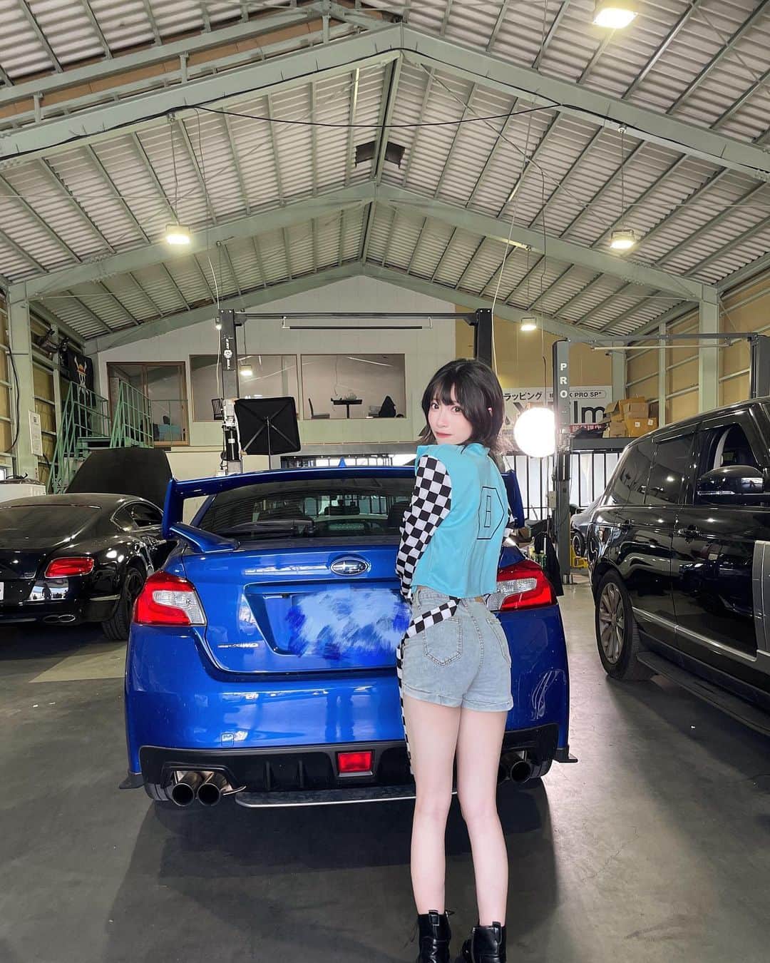 三野宮鈴のインスタグラム：「レーサーなのです。🚙💨」