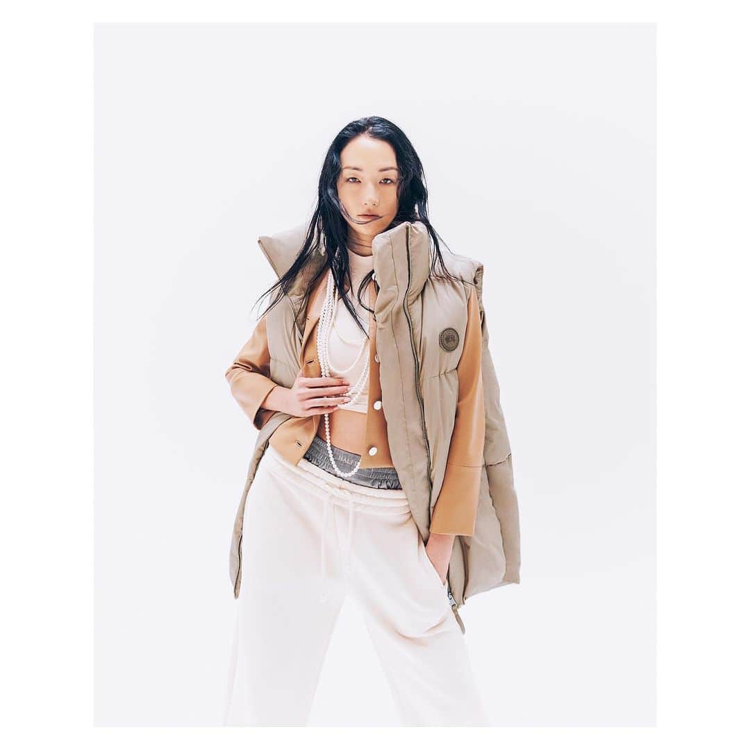 冨永愛のインスタグラム：「⁡ @wwd_jp × @canadagoose ❤︎ ⁡ PHOTOS @taksugitaphoto STYLING @kayoyoshida1977 HAIR @t.cutters.v_v MAKEUP @endoyumi ⁡ #サステナブル #SDGs ⁡」