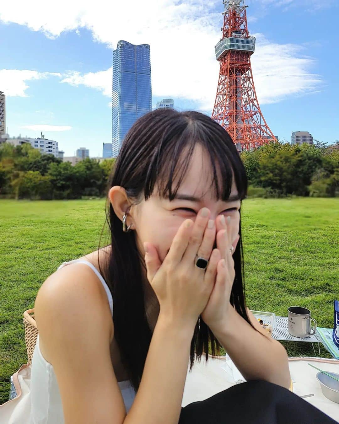 保坂玲奈のインスタグラム：「天気の良い日に外で何もしないを⁡ ⁡している時が⁡1番幸せ☺️⁡ ⁡⁡ ⁡⁡ ⁡髪の毛ちょこっと短くしたよ〜✂ ⁡⁡@kunio_horiuchi ⁡ ⁡⁡ ⁡⁡」