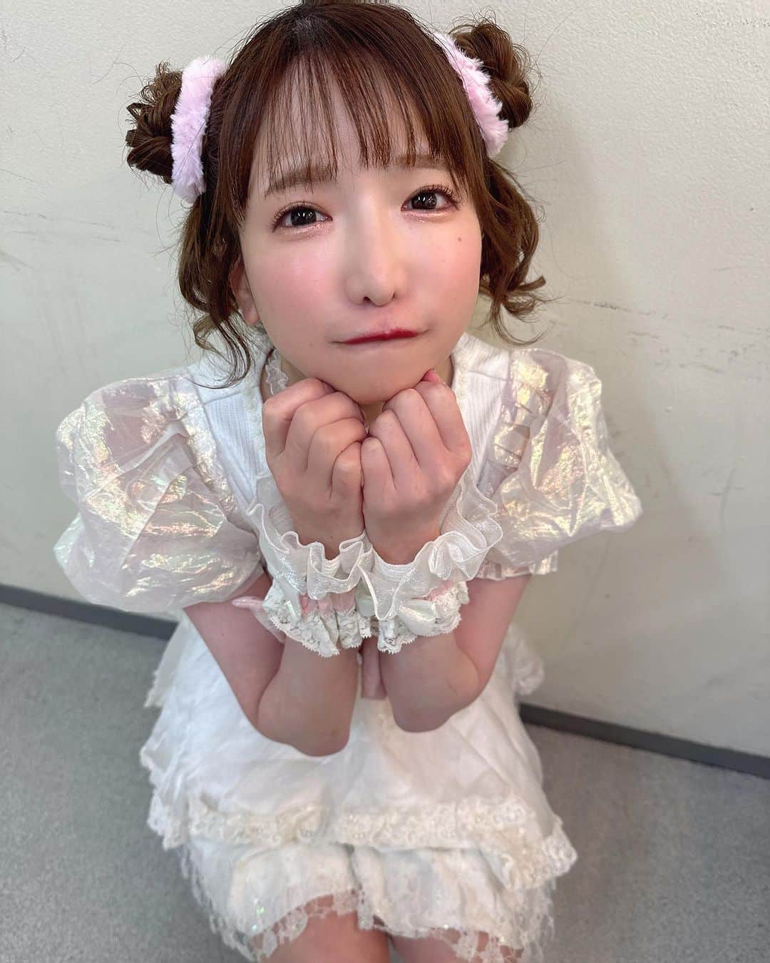 もえのあずきのインスタグラム：「ちいかわへあー🐰 #もえあず#もえあずヘア#ピンク担当#アイドル衣装」