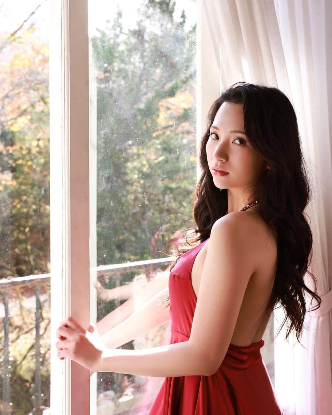 街山みほのインスタグラム：「1st 写真集『Scarlet』から✨ ⁡ 昨日の配信で、1st 2nd の写真集も気になる！💡 と、ご質問いただいたのでちょいと見せるね🥰 ⁡ "ありのままの姿" で撮影に臨むには とても覚悟がありました✨ ⁡ ですが、この1st写真集から 街山みほ として新しい一面を発見できたとも 思っています！！ ⁡ 私の人生にとって分岐点になった 最高の一冊です！！ ⁡ 1st 写真集『Scarlet』は 有難いことに "製本版" は完売しましたが "電子書籍" では見ることができます💡 Amazon、楽天などで調べてみてください☺️ ⁡ オフショットはサブスクで限定公開しますね🫶💕 ⁡ ⁡ ⁡ ＼＼ハロウィンイベント🎃／／ ⁡ 楽しんで貰えるように頑張って準備してるよ👻🩷 会いに来てくれなきゃイタズラしちゃうぞ？？ ⁡ 日時：2023年11月5日(日) 14:00〜16:30 予定 場所：名古屋 ⁡ 👿気になるイベントの内容は⁉️ ⁡ ①仮装しナイト まちみーの仮装は当日のお楽しみ♫ ご参加いただく方も是非仮装していらして下さいね！！ ⁡ ②仮装大賞でまちみーの私物GET！？ 一番クオリティが高かった方に、賞品としてまちみーの私物を贈呈しちゃうゾ！！ ⁡ ③謎解きしナイト 悪戯しちゃうぞ？ プロの方にお願いをして、本格的な謎解きをご用意しました〜！！ 正解者には景品もあるかも.. ⁡ ④ツーショットタイム 最後にツーショットタイムがあります♫ ※チケット代込み ⁡ 他にも、まちみーコンサート、飲み物や軽食もご用意してお待ちしております！♡ ⁡ 全てのチケットが先着順になります🙇‍♀️ お早めにどうぞ！👻💕 ⁡ ハイライトorストーリーズから チケット購入サイトに飛べるよ！✨ ⁡ ⁡ ⁡ ＼＼お知らせ／／ ⁡ 現在、街山みほ -グラビア人生 最終章-  の写真集である『Phantom』が発売中ですが.. ⁡ 4年間続けてきた、私のグラビア魂を🔥 ⁡ 皆さんの胸に焼き付けてほしい、残しておきたい‼️ ⁡ と、思いまして💡 ⁡ 今までのグラビア写真、オフショットや未公開ショットなどを..📷💖 ⁡ 今後は❗️ "Instagramのサブスクリプション限定" で 公開していきます☺️✨ ⁡ この機会に、街山みほの -グラビア人生- を しっかりと目に焼き付けてください❤️‍🔥❤️‍🔥 ⁡ ⁡ ✨サブスクリプションの特典✨ ・登録者バッジ ・限定コンテンツ ・舞台裏 ・感謝の表明 ⁡ 月額¥800 ⁡ 今後、グラビアなどの写真はサブスクリプション限定でコンテンツ公開します🫶💕  #まちみー #街山みほ #かわいい #綺麗 #グラビア #写真 #japan #girl #cute #beautiful #水着 #モデル #可愛」