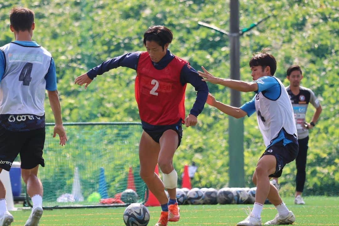 横浜スポーツ&カルチャークラブさんのインスタグラム写真 - (横浜スポーツ&カルチャークラブInstagram)「.  🔵training🟠  10/18  training photo📸 宮崎戦にむけて🔥  #松村航希 #中里崇宏 #西山峻太 #小島秀仁 #佐藤大樹  NEXT👉 J3リーグ第32節 【HOME】 📅10/22（日)13:00ko 🆚#テゲバジャーロ宮崎 👑#トヨタモビリティ神奈川スペシャルマッチ  #yscc #Ｊリーグ #jleague #j3 #横浜 #本牧 #soccer #サッカー #bonera」10月18日 20時00分 - yscc_official