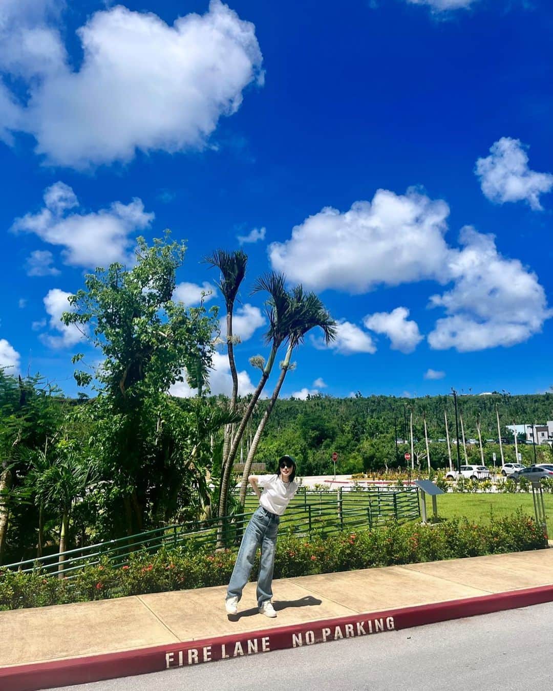 礒部花凜のインスタグラム：「.  🕶☀️🏝👙⛱🐬  家族旅行の思い出写真🤳  .」
