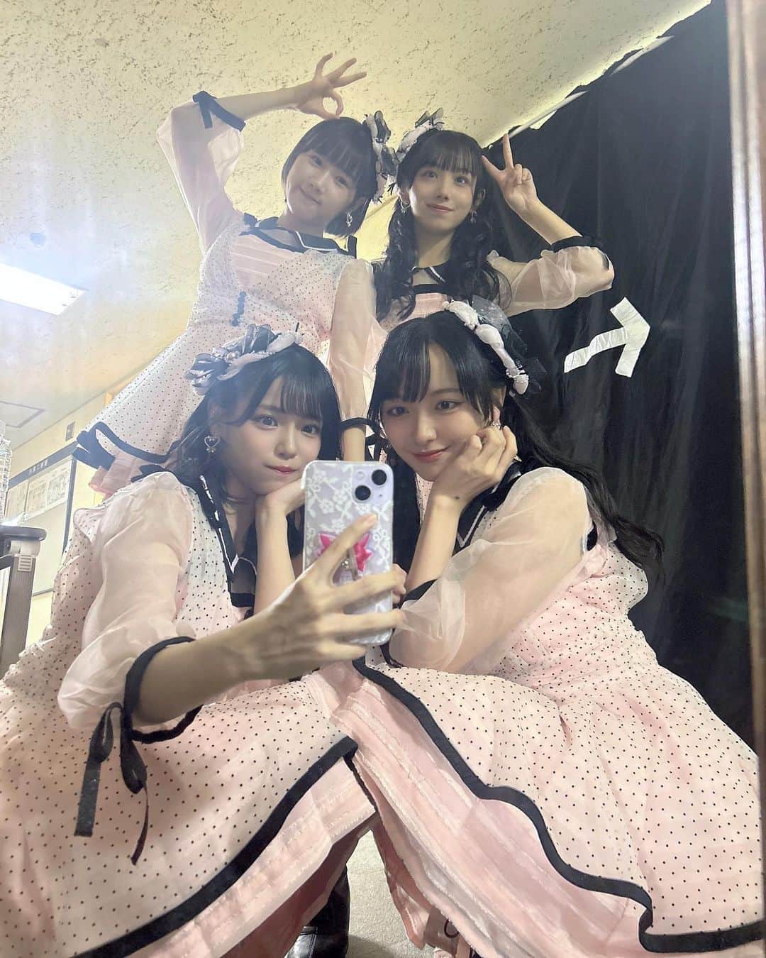 岩田陽菜のインスタグラム：「#花は誰のもの公演 の衣装ちゃん達 ❁⃘*.ﾟ  「 Sure、じゃぁね 」久しぶりにオリメンで出来て嬉しっだった🩷🩷」