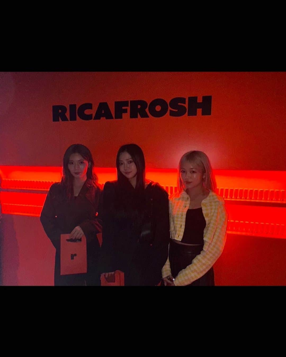 iScreamさんのインスタグラム写真 - (iScreamInstagram)「RICAFROSH Reception Partyに お邪魔させていただきました❤︎  新作のリップに刻印もしちゃいました💄  カラーもとても可愛いくて 普段から愛用させていただいてます！ 古川優香さんに直接ご挨拶できて嬉しかったです🙇🏻‍♀️✨  @ricafrosh.official  @iamyukaf   #RICAFROSH #リカフロッシュ #古川優香 san #iScream #アイサケ #RUI #YUNA #HINATA」10月18日 20時03分 - iscream__official