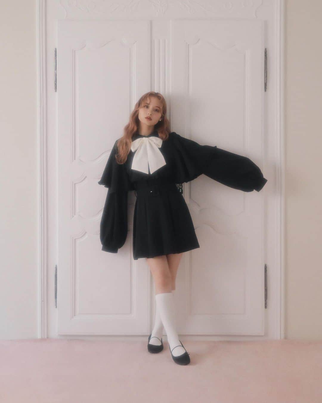 BUBBLESさんのインスタグラム写真 - (BUBBLESInstagram)「ㅤㅤㅤㅤㅤㅤㅤㅤㅤㅤㅤㅤㅤ ㅤㅤㅤㅤㅤㅤㅤㅤㅤㅤㅤㅤㅤ BUBBLES Autumn / October,2023  REVIVAL ☑︎ cape ribbon blouse ¥6,900+tax color :  black / ivory / check https://www.sparklingmall.jp/c/sparklingmall_all/BS71144  ☑︎ box pleats skirt-pants ¥6,500+tax color :  black / ivory / check https://www.sparklingmall.jp/c/sparklingmall_all/BS71327 ㅤㅤㅤㅤㅤㅤㅤㅤㅤㅤㅤ _____________________________________________  #bubbles #bubblestokyo  #bubbles_shibuya #bubbles_shinjuku #bubblessawthecity #bubbles #new #clothing #fashion #style #styleinspo #girly #classicalgirly #brushgirly #harajuku #shibuya #newarrival #october #aw #autumn #fall #2023_BUBBLES #October2023_BUBBLES」10月18日 20時02分 - bubblestokyo