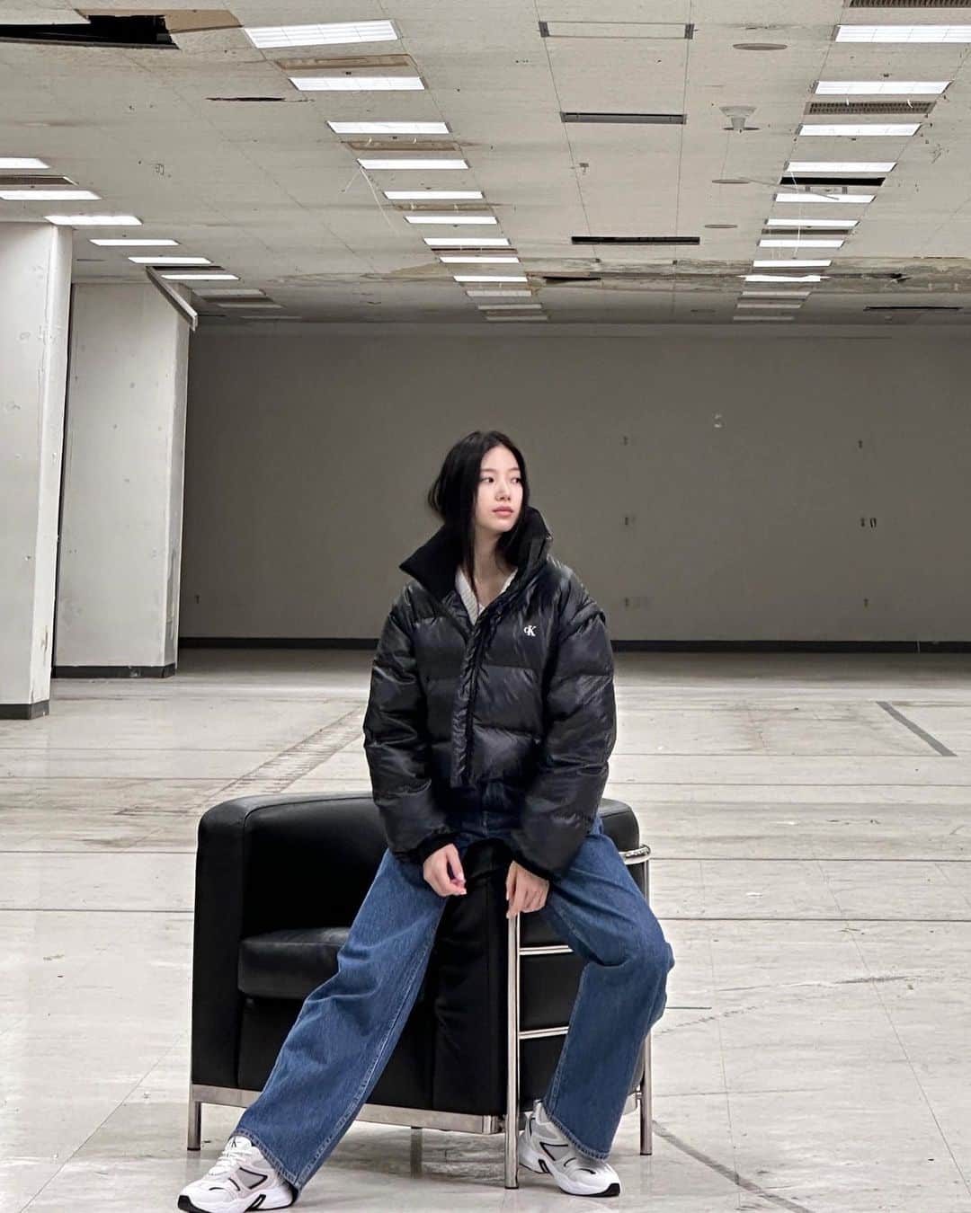 のインスタグラム：「🖤🤍 @calvinklein」