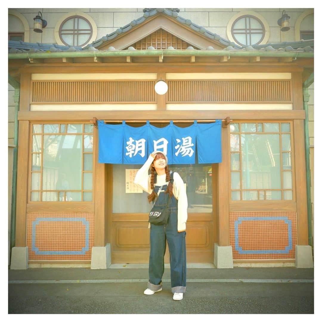 富田麻帆のインスタグラム：「先日、#西武園ゆうえんち に行ってきました！  さーて、誰と行ったでしょう？😊✨ のんびり楽しかったな〜✨✨✨」