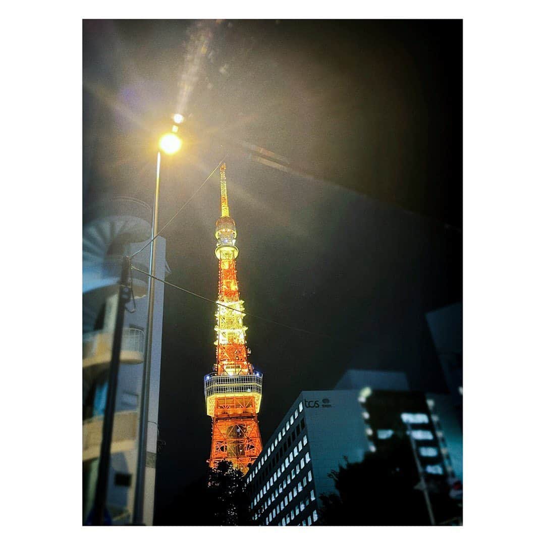 三倉佳奈のインスタグラム：「東京タワー見つけると今だにテンション上がります🗼カッコいい!  楽しい良い収録だったーー 笑った笑った💕 またオンエア情報お知らせしますね🙆‍♀️  #tokyotower #goodnight」