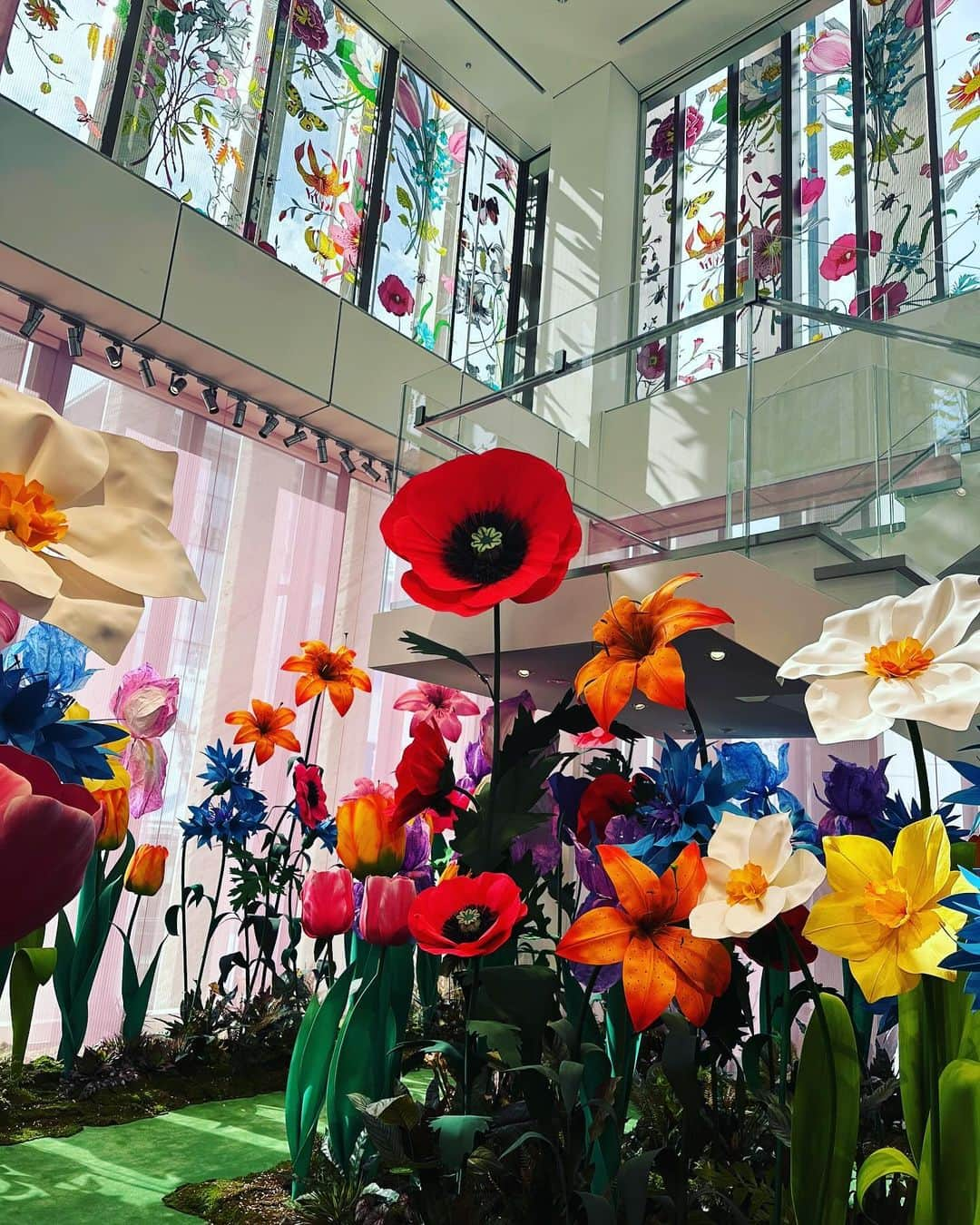 遠藤綾のインスタグラム：「* ワンダーランドだった🌺🌼🪻🌸🌷」