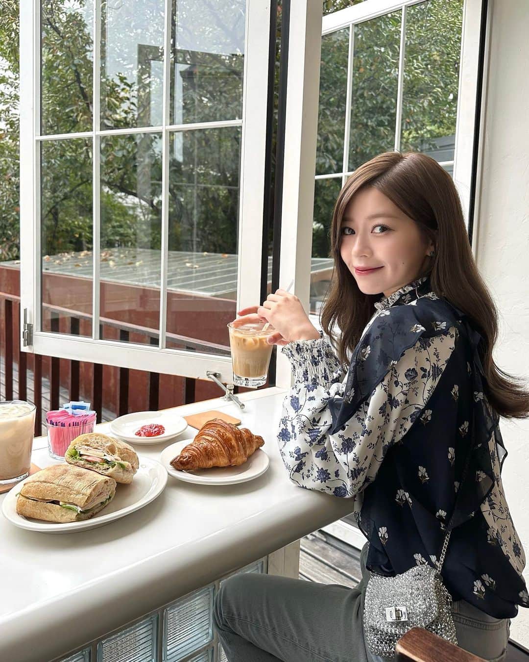 石崎日梨のインスタグラム：「⁡ 毎日行きたい〜🐻🥐🇰🇷 ⁡ 📍릴리언 リルリオン 서울시 용산구 한남대로 27가길 15」