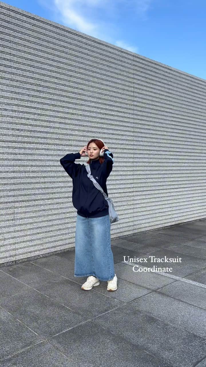 鈴本美愉のインスタグラム：「@muleau_official  Unisex Tracksuit Coordinate✨  今季トレンドのトラックスーツ カジュアルスタイルから綺麗めまで、色んなコーデ楽しんでね🤓  寒くなったらテーラードジャケットと合わせても🫶」