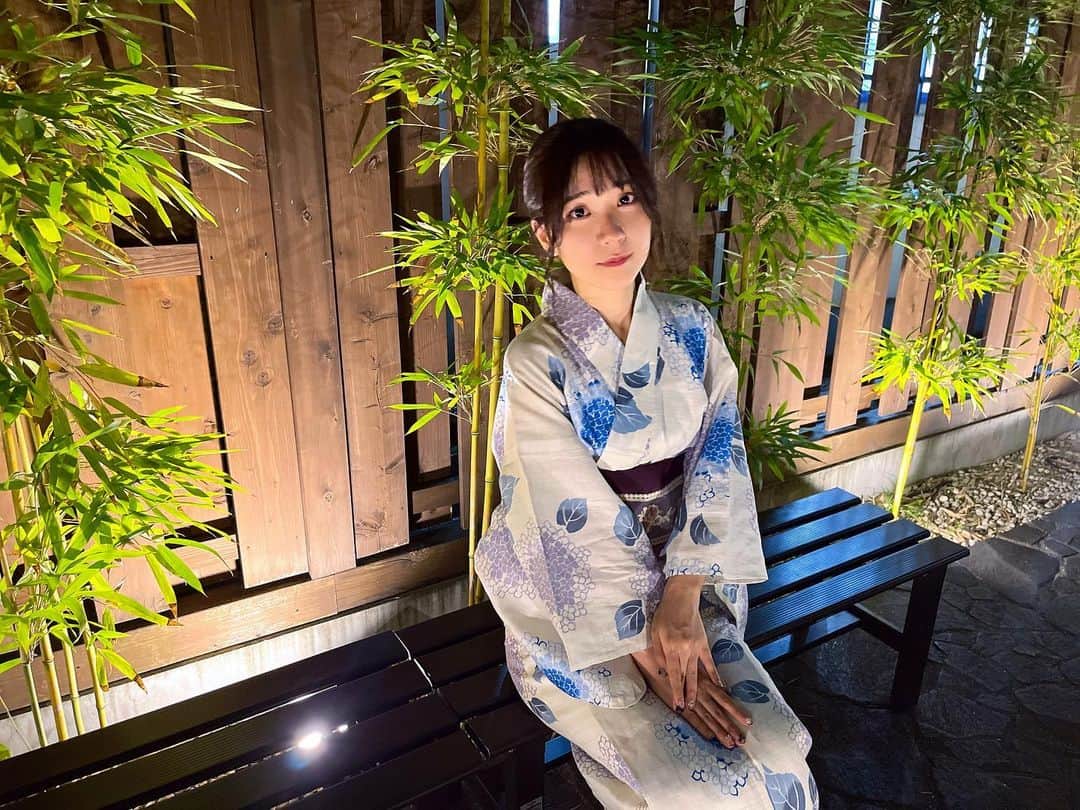 安齋由香里さんのインスタグラム写真 - (安齋由香里Instagram)「2023/10/18 Xの写真と少し被るけど せっかく利冴が沢山撮ってくれたので浴衣の写真です。 自撮りも少しだけ。  あっという間に夏が過ぎましたね。 今年もあと2ヶ月。 将来の自分のためになる2ヶ月にしたいな。  数年ぶりに自分の浴衣着れて嬉しかった！ 来年また着れるといいな。」10月18日 20時25分 - yukari_anzai_1231