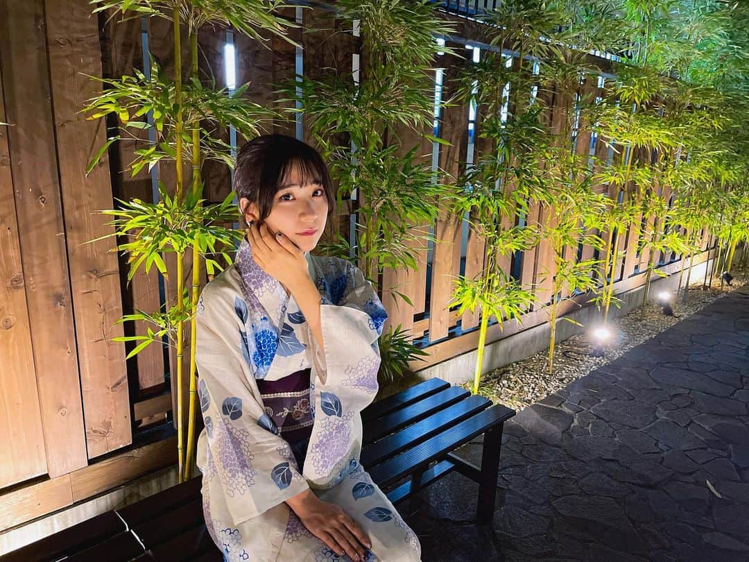 安齋由香里さんのインスタグラム写真 - (安齋由香里Instagram)「2023/10/18 Xの写真と少し被るけど せっかく利冴が沢山撮ってくれたので浴衣の写真です。 自撮りも少しだけ。  あっという間に夏が過ぎましたね。 今年もあと2ヶ月。 将来の自分のためになる2ヶ月にしたいな。  数年ぶりに自分の浴衣着れて嬉しかった！ 来年また着れるといいな。」10月18日 20時25分 - yukari_anzai_1231