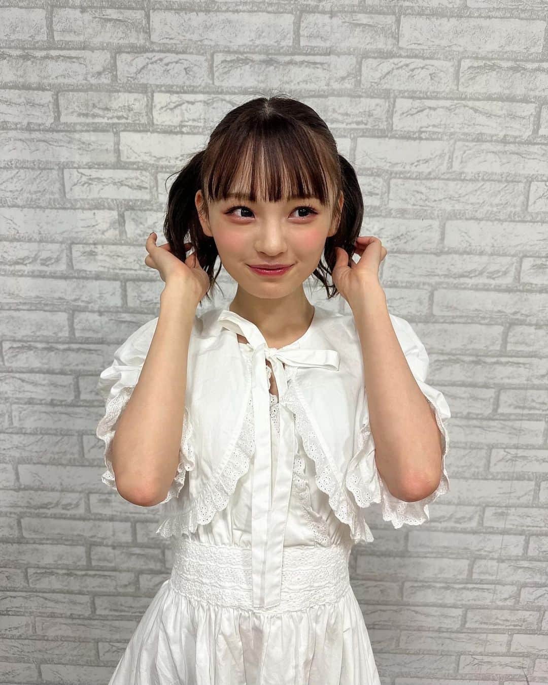 のインスタグラム：「ガーリーなしんしんかわいい？🩰♡  ⠀ ⠀ #彼女の私服がかわいい #低身長コーデ #sサイズコーデ #156cm #骨格ウェーブ #ガーリーコーデ #フレンチガーリー #フレンチガーリーコーデ #treatürself #epine #バレエシューズ #ツインテール #アイドル #ootd」