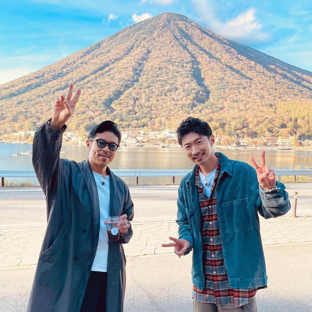 のインスタグラム：「久しぶりに まっちゃんとロケに🍁✨  どこだか分かりますかね👀  とても楽しくありがたい時間で 沢山笑いました😄✨」