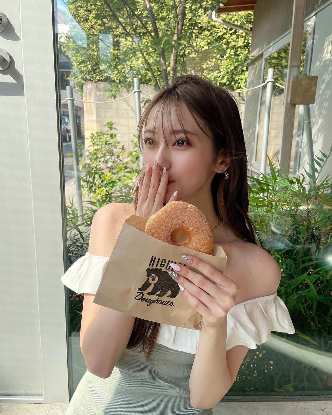 東海林里咲のインスタグラム：「. .  Higuma Doughnuts 🐻‍🍩🤍 夏の載せてなかった写真 少しずつアップしていきます☺︎︎︎︎  . .」