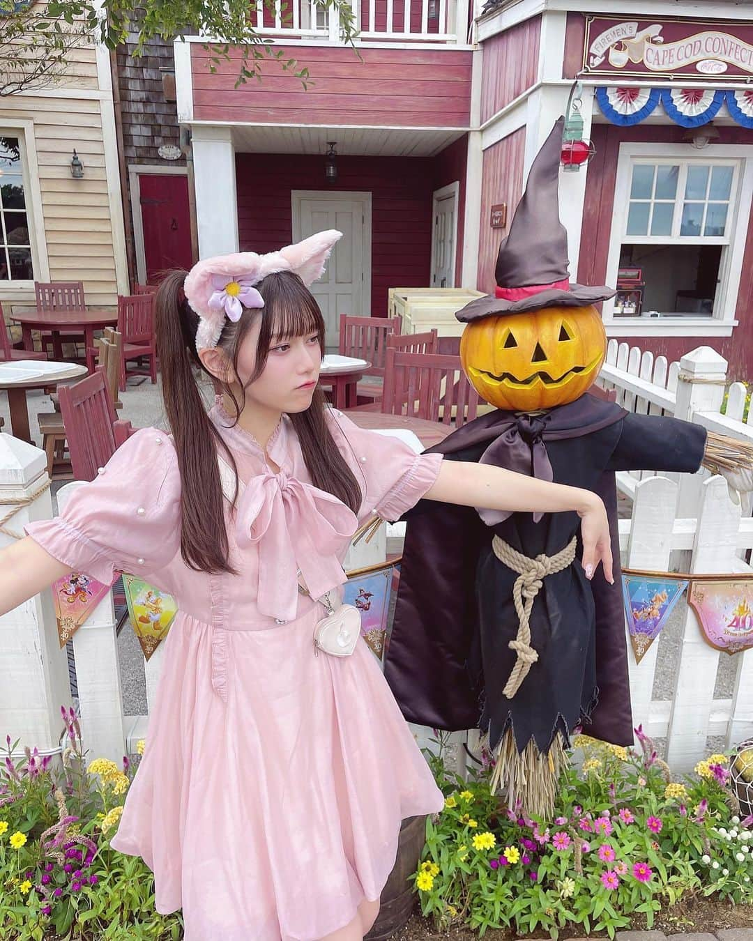 大場結女さんのインスタグラム写真 - (大場結女Instagram)「秋リーナベル🎃🍁  ハロウィンもうすぐだねっ   #ハロウィン #Halloween #halloweenfood  #ディズニー #ディズニーシー #ディズニーハロウィン  #ディズニーコーデ  #ディズニーグッズ  #disney  #disneyphotography  #disneygram  #disneysea  #リーナベル #リーナベルコーデ  #リーナベルグッズ  #Lina Bell  #japanesegirl」10月18日 20時46分 - yume.o__06