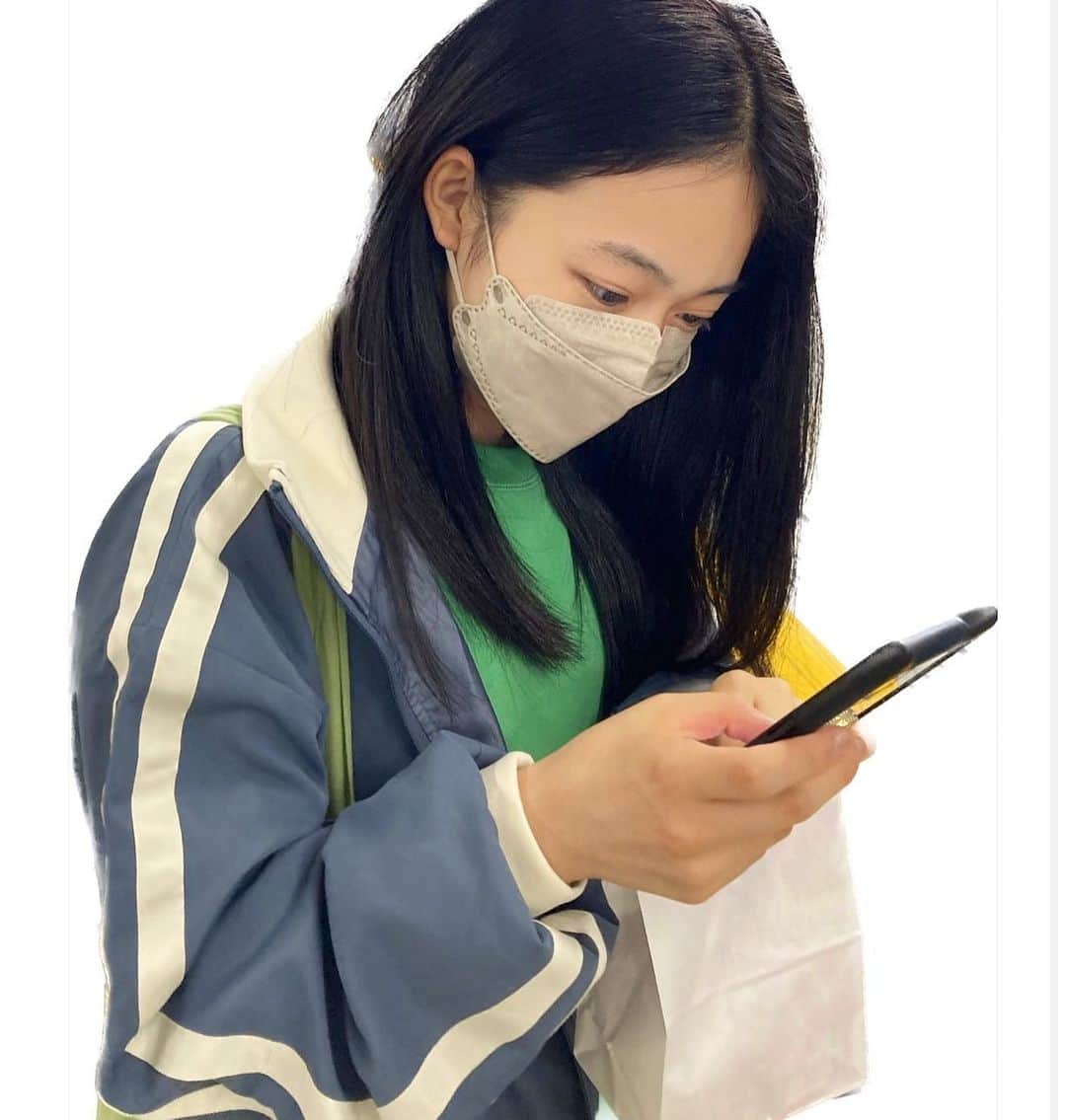白鳥玉季のインスタグラム：「隠し撮り📸🤔」