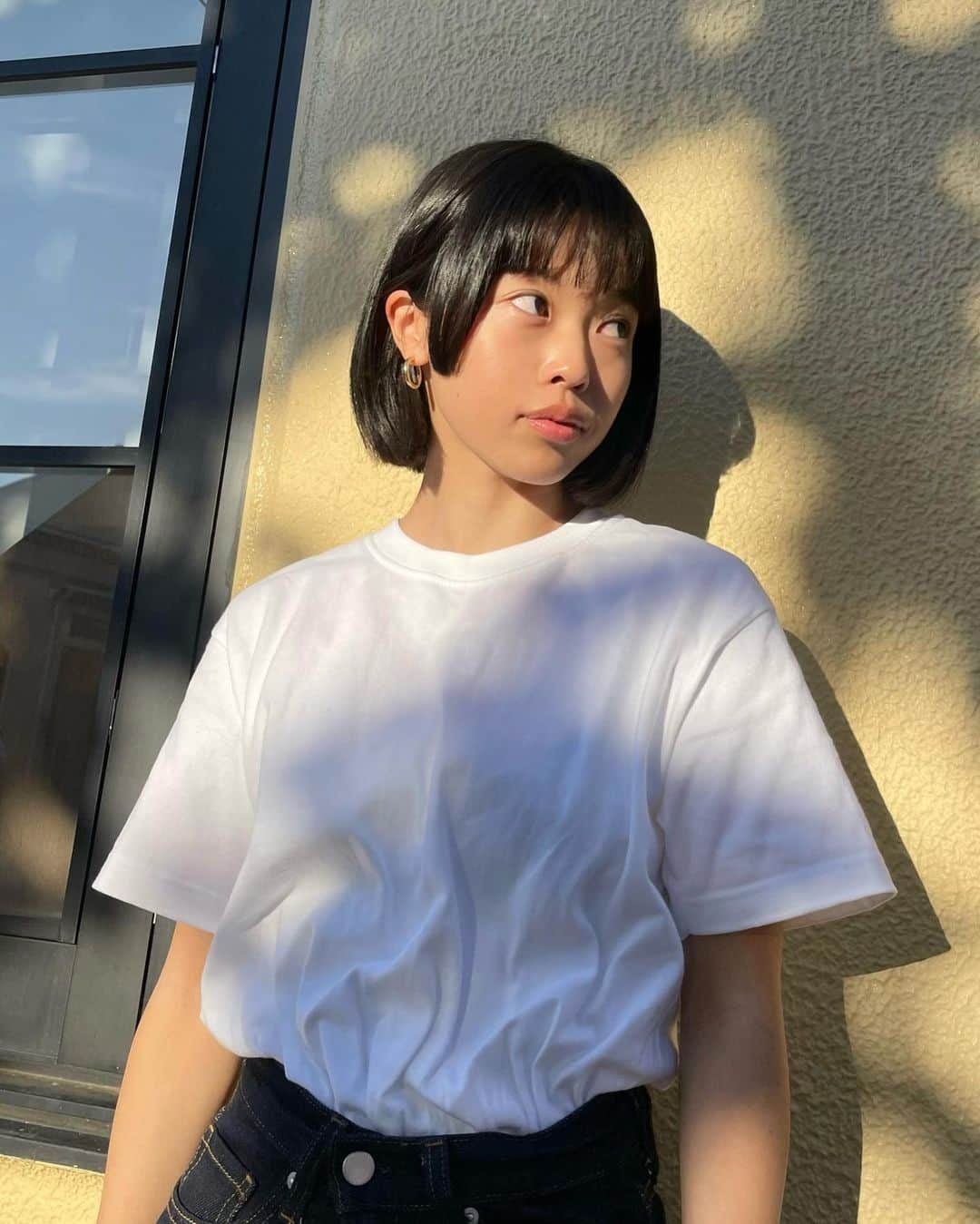 東咲月さんのインスタグラム写真 - (東咲月Instagram)「Tシャツで過ごせる時間が少しでも続いてくださいと祈るばかり…🌛✴︎ 一瞬で過ぎていっちゃう秋のお昼に 日向ぼっこ！」10月18日 20時53分 - satsukiiazuma