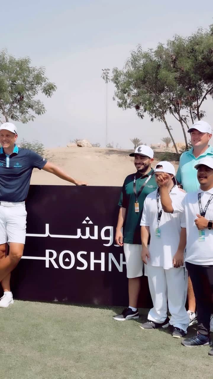 ジェイソン・コクラックのインスタグラム：「Using the game we love to put a smile on kids faces😆  Big thanks to @roshnksa and @golf_saudi for hosting the EDGA clinic in Jeddah last week⛳️」