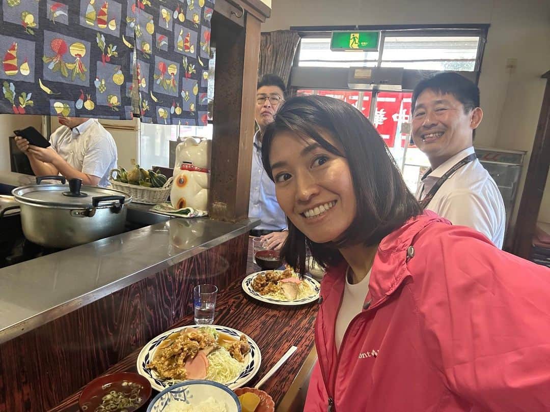 森下千里のインスタグラム：「お昼は 大衡村の北京でランチ！！  北京ランチでお腹いっぱい。  今日も選挙戦の応援、頑張ります。」