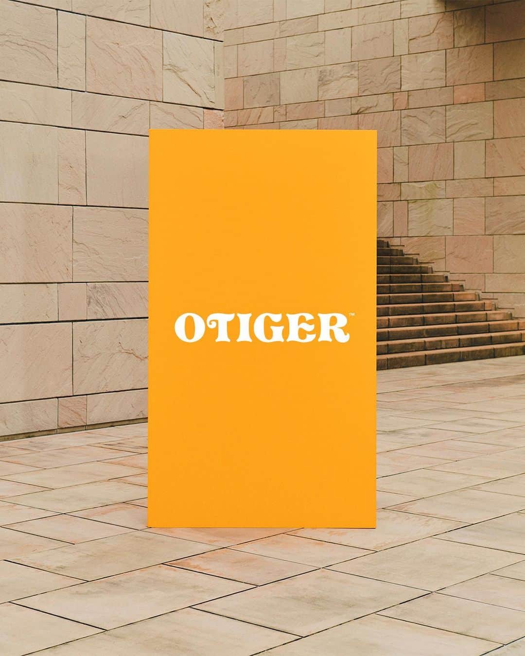オニツカタイガーのインスタグラム：「. オニツカタイガーのウィメンズライン“OTIGER”。  エフォートレスでフェミニンな第二弾のコレクションがラインナップ。  表参道・渋谷・難波を含む直営店と公式オンラインストアにて順次発売予定。  #OTIGER #OTIGERbyOnitsukaTiger #オータイガー」