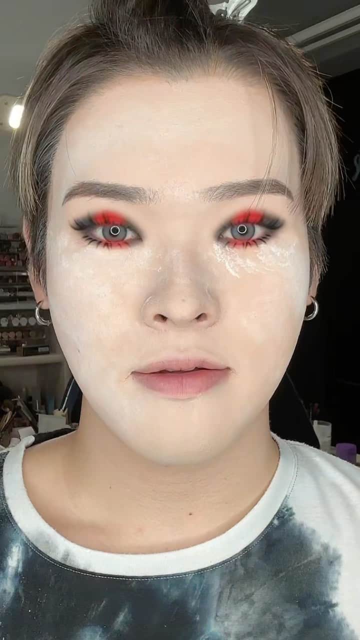 たけたろうのインスタグラム：「Halloween Filter Makeup Challenge 🎃👻 ランダムがいいところなのに、文句言いまくり男 w w w w w w  で、このミミズみたいは何なの？！？😹🪱❤️ ㅤㅤㅤㅤㅤㅤㅤㅤㅤㅤㅤㅤㅤ ㅤㅤㅤㅤㅤㅤㅤㅤㅤㅤㅤㅤㅤ ㅤㅤㅤㅤㅤㅤㅤㅤㅤㅤㅤㅤㅤ #halloween #halloweenmakeup  ・＊・＊・＊・＊・＊・＊・＊・＊・＊・  #メイク #メイクアップ #コスメ好きさんと繋がりたい#コスメ部 #メイク男子 #メンズメイク  #美容 #fff  ・＊・＊・＊・＊・＊・＊・＊・＊・＊・」