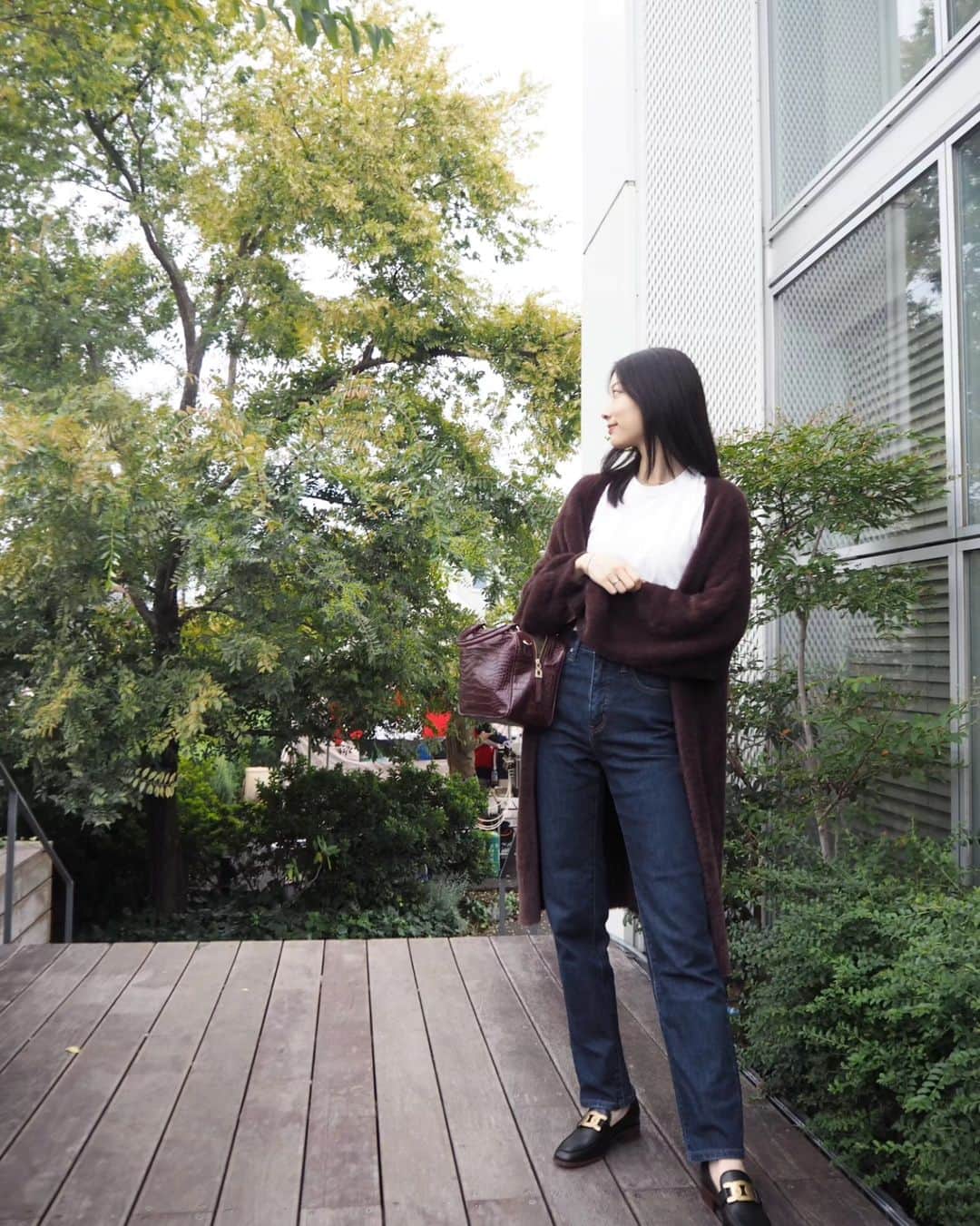 山崎萌香のインスタグラム：「.⁡ ⁡🤍👟📖」