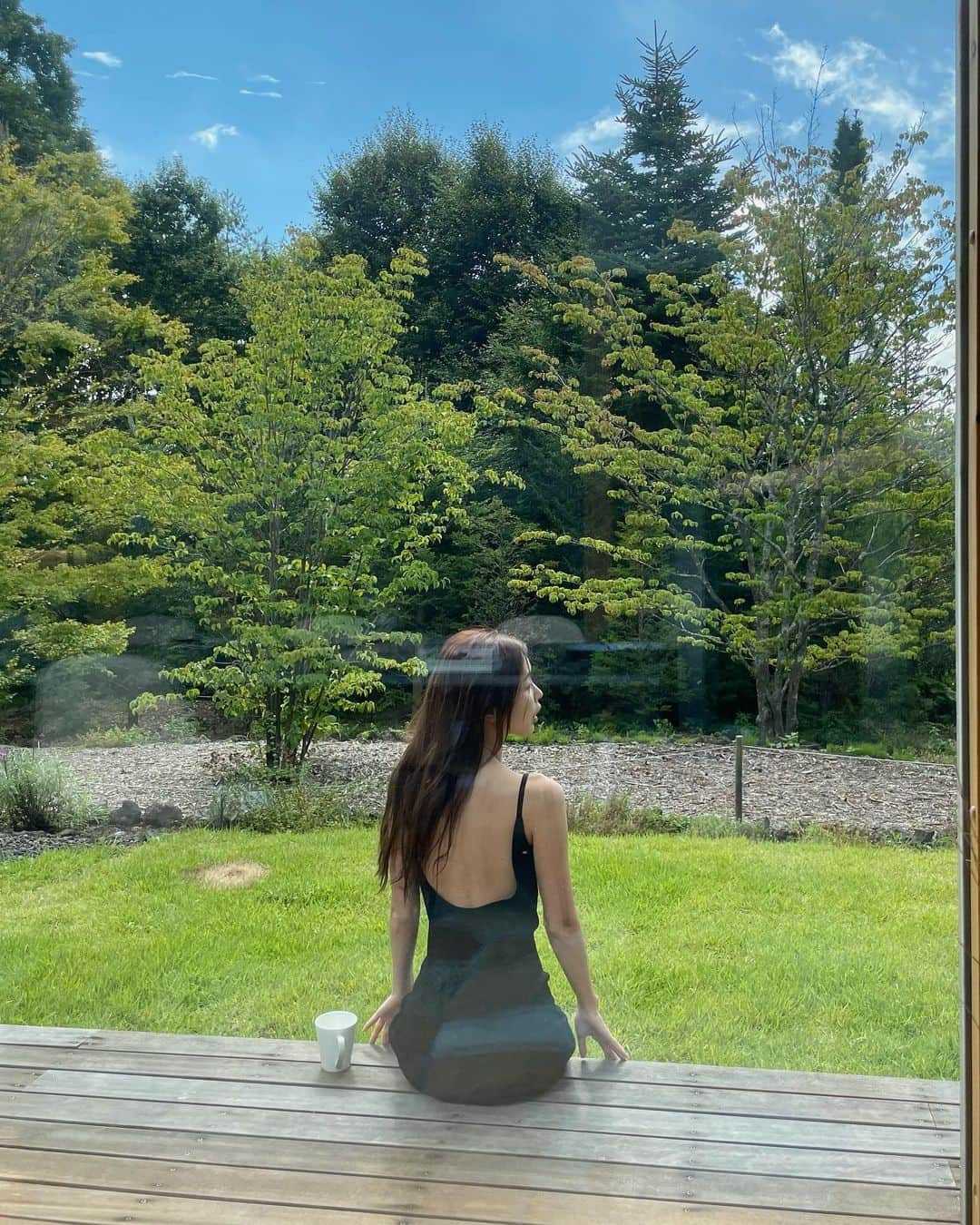加治ひとみのインスタグラム：「📖知行合一(ちこう-ごういつ) 本当の『知る』は『実行』が伴わなければならないということ✨  お白湯をただ飲むだけじゃなくて なぜお白湯が体に良いかを知って飲んでみる♡  本で知識を増やすだけでなく 実際にそれを経験しに出掛けてみる♡  経験から悟る知識が大切だね💕  ☺️」