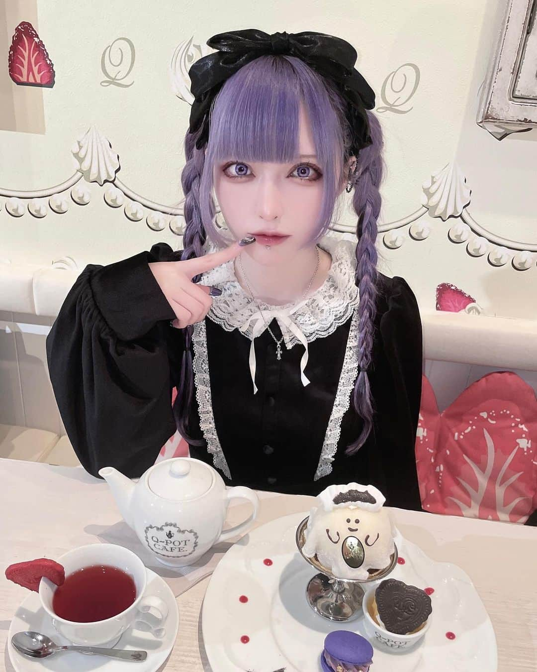 黒魅ららのインスタグラム：「おばけになっても好きだよ？  #qpotカフェ #qpotcafe #カフェ」