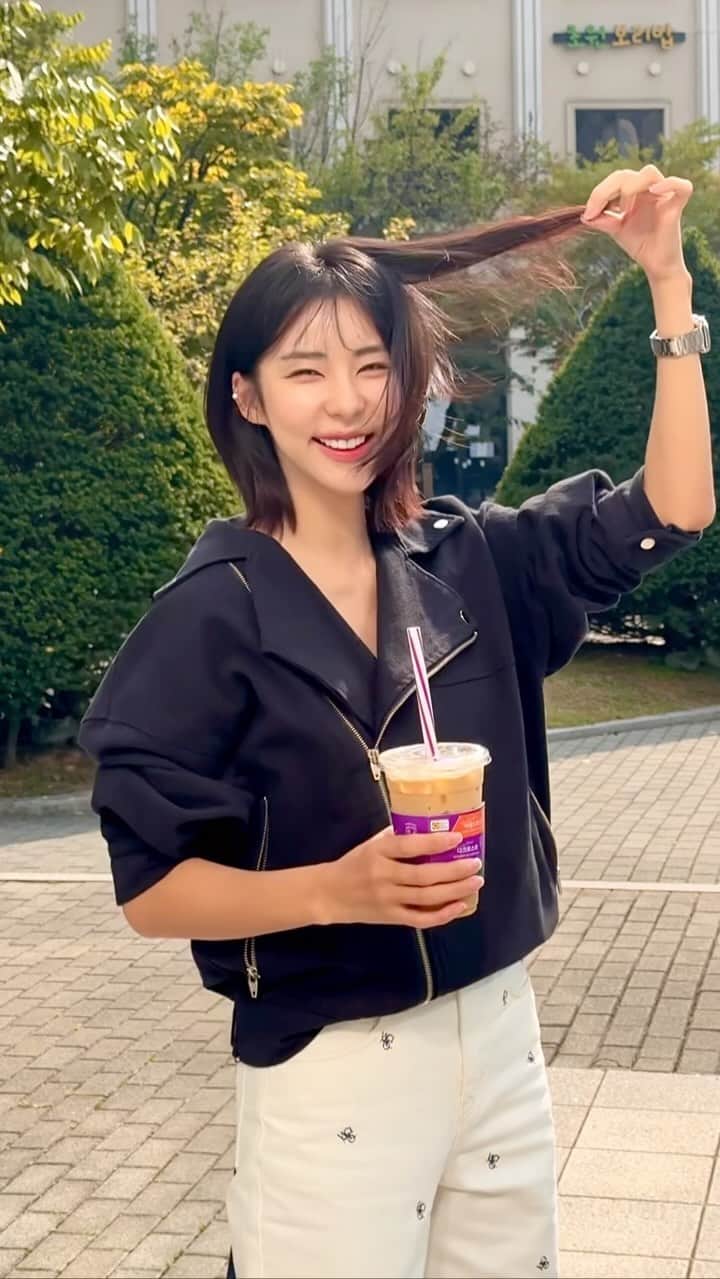 ジェギョンのインスタグラム：「머리자르자마자 다이슨도 잘렸네🤣🤣 악......ㅋㅋㅋㅋㅋㅋㅋㅋㅋㅋㅋㅋㅋㅋㅋㅋㅋ 타이밍무엇🥲」