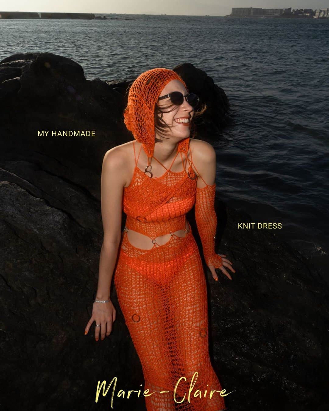 マリークレアのインスタグラム：「* My favorite pic🧡  私が編んだニットドレスを着て 海で撮影してもらったので 少しずつデータアップしていくね〜🌞  Photo by @yuki_hatakeyama_  #marieclaire_handmade_」