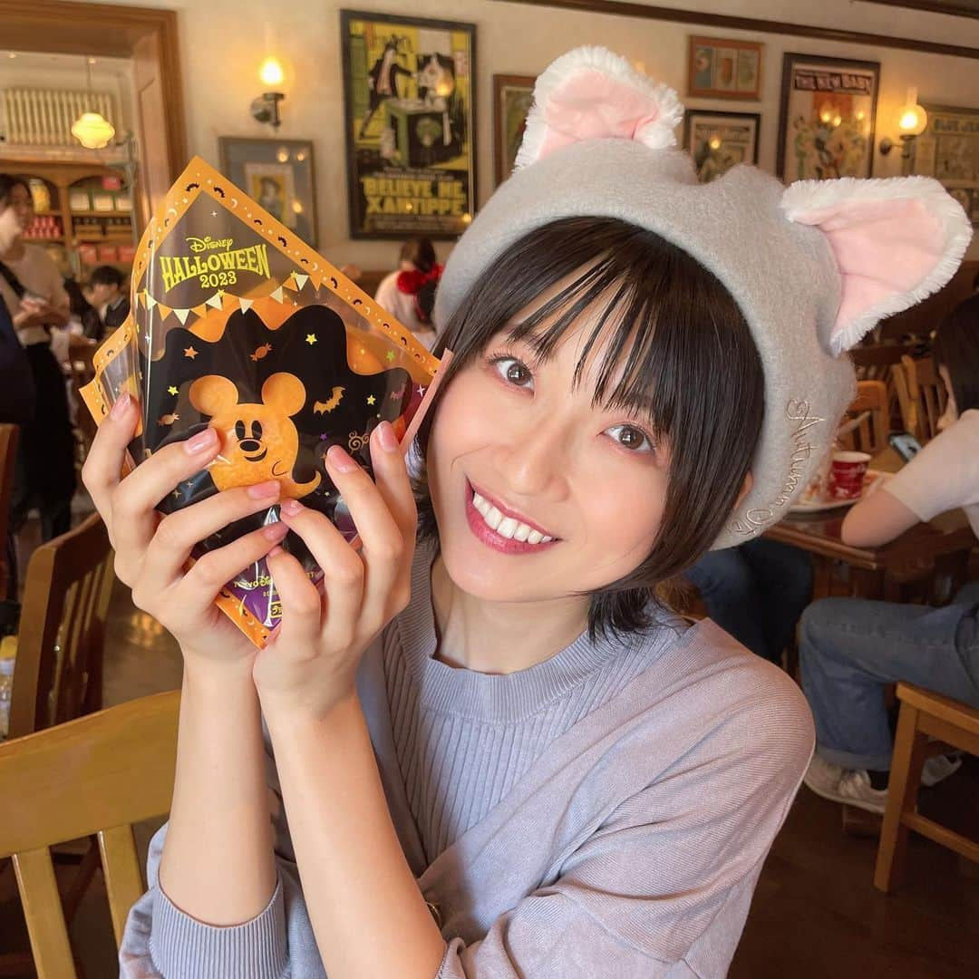 磯原杏華さんのインスタグラム写真 - (磯原杏華Instagram)「FARM  BAYASHIで久しぶりに 応援してくださってる方と 生の会話ができて幸せでした❤︎  来てくれたみんなありがとう☺︎  最近自分の内面とか過去とか現在地とか未来とか、そんなようなものと向き合っていて、結構キツい作業だったんだけど、応援してくださってるみんなの顔とか、掛けてくれた言葉とかが救いになってました みんなが笑顔になれるような報告するから待っててね  いつもありがとう‼︎」10月18日 21時30分 - isoharakyoka_box