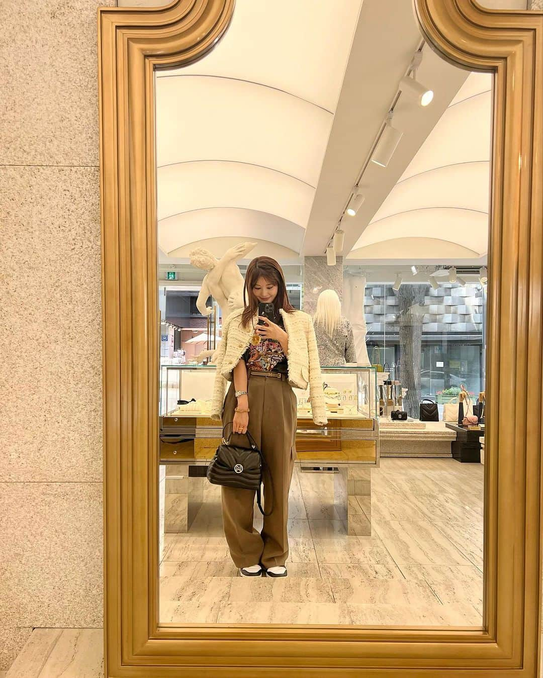 一木美里さんのインスタグラム写真 - (一木美里Instagram)「かわいいお洋服のお店♥️in🇰🇷  @category9.seoul  @satur_official  @sinoon.official  @eql_store  @grovestore  @cej.official  @metrocity.korea  @blancdemoon_official_  @recto_official   #seoul#seoulshopping#韓国ファッション#韓国ショッピング」10月18日 21時33分 - misato_ichiki