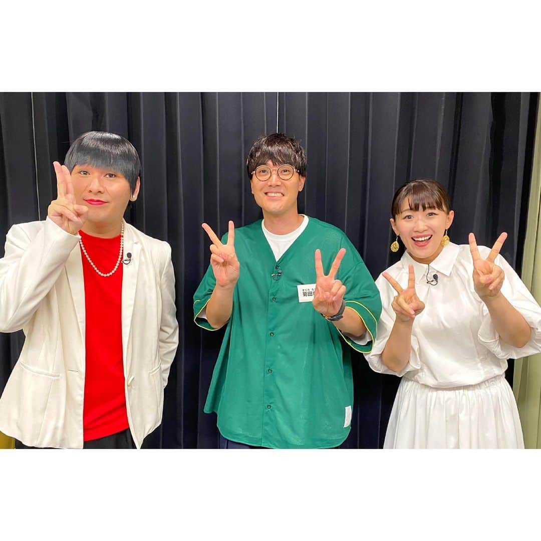 沙羅さんのインスタグラム写真 - (沙羅Instagram)「ハナコの菊田さんと一般のみなさんに、 ものまねレクチャーをさせて頂きました😊  ものまねできるようになると、みんな嬉しそうだったなぁ。笑 数時間練習後の結果はいかに⁉️  TBSの新番組 『ガラッとチェンジマン』 記念すべき第１回の放送でした🌟  1週間TVer から観られるので みんなもぜひものまねやってみてね☺️ https://tver.jp/episodes/eptszm3lv0?p=1268  #ガラッとチェンジマン #ものまね #ハナコ菊田 さん #Mr.シャチホコ さん #沙羅」10月18日 21時35分 - sarapika128