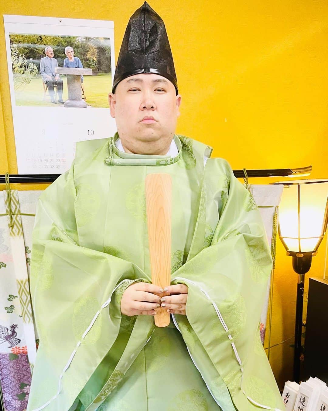 ぷりん将軍のインスタグラム：「神主修行中ニダ。」