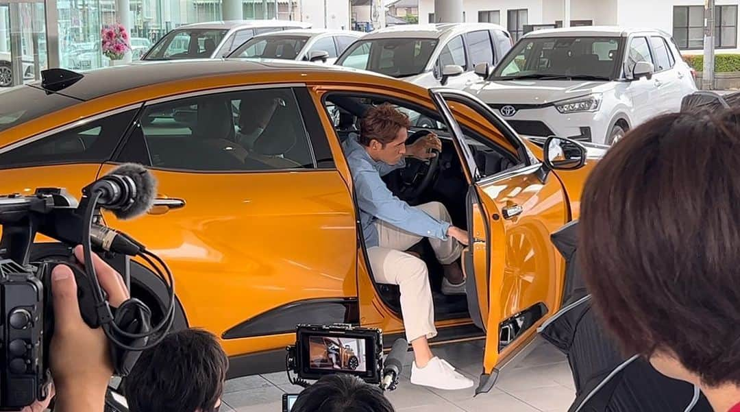 細貝萌さんのインスタグラム写真 - (細貝萌Instagram)「🟠🔶🟧 @gtoyota_com  #群馬トヨタ  #クラウン #クロスオーバー （CROWN CROSSOVER）」10月18日 21時59分 - hajime_hosogai_official