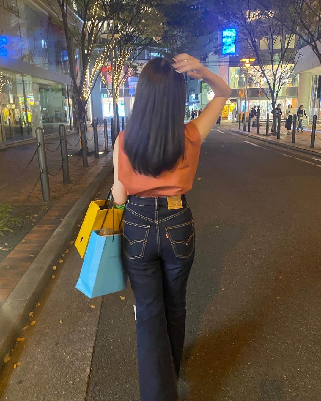 ぴよのインスタグラム：「大垣さん ❤︎ @ogakitakashi ❤︎の #トリートメント ほんまにちゅるちゅるが長続きするからめっちゃ嬉しんだー！！！ . まっすぐサラサラで綺麗すぎる😭 . @ioe___umeda  .」