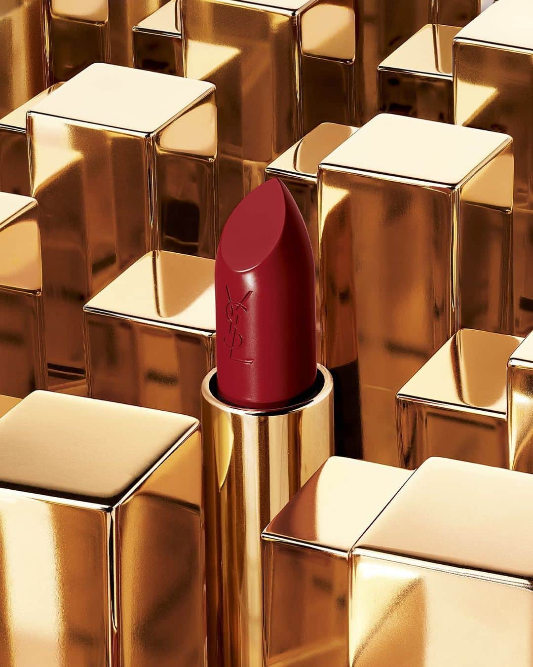 Yves Saint Laurent Beautyさんのインスタグラム写真 - (Yves Saint Laurent BeautyInstagram)「In 1978, YSL Beauty changed the course of lipstick history, and now it is time for a new era. ROUGE PUR COUTURE shade ROUGE MUSE is starting the next chapter.    #YSLBeauty #RougePurCouture」10月18日 22時01分 - yslbeauty