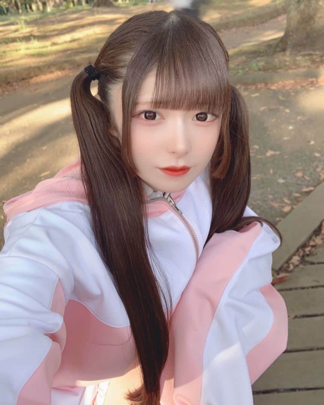 ゆまさんのインスタグラム写真 - (ゆまInstagram)「。 。 今日どこまで歩く？ 。 。 。 #photooftheday #instagood #nofilter #tbt #igers #picoftheday #love #nature #swag #lifeisgood #caseofthemondays #instapic #instadaily #selfie #instamood #bestoftheday #funny #beauty #likeforlike #like4like #follow4follow #followforfollow #f4f #ゆまちゃんねる #youtube #アイドル #インナーカラー」10月18日 22時07分 - yumananoda